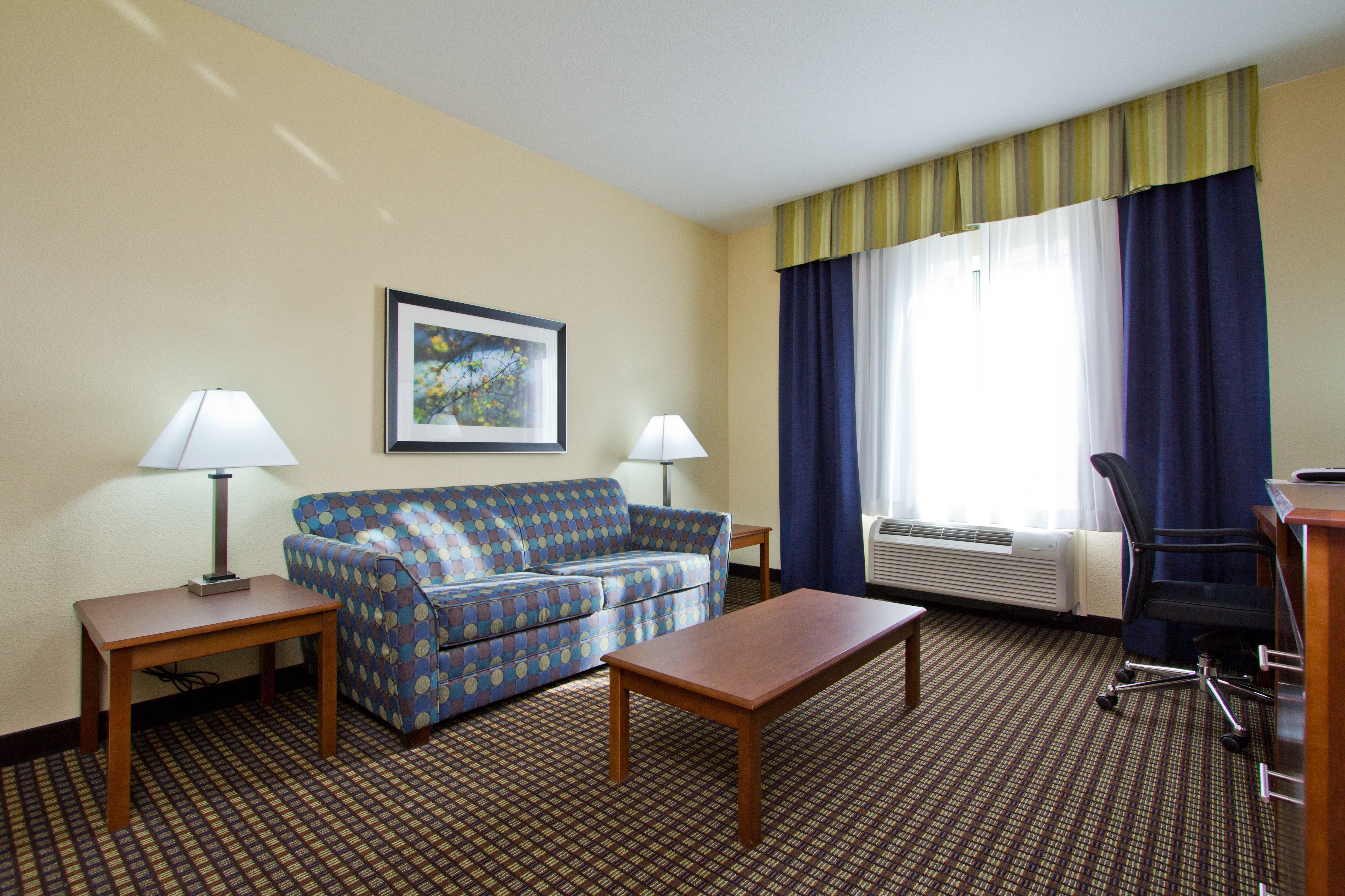 Hotel Express And East Peoria Street By Ihg DEN